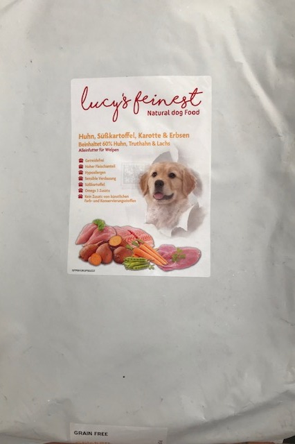 Lucy`s Feinest Puppy Huhn mit Süßkartoffel, Karotte u. Erbsen 12 kg